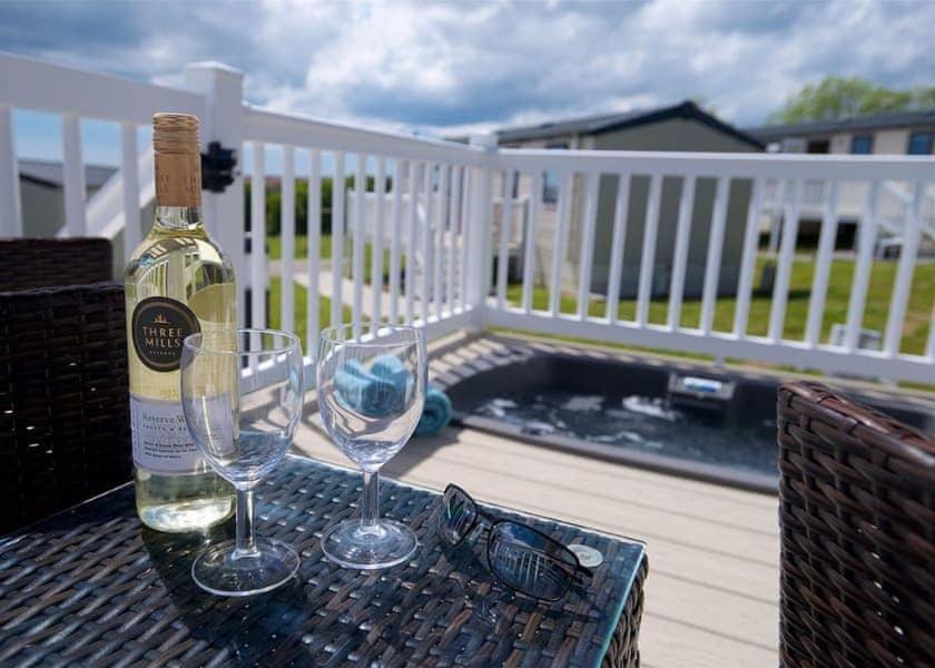 Our Goldfinch 1- Sleeps 2 Persons- Private Hot Tub-Pet Friendly-Tranquil Holiday Away From It All Yet Not Far From St Austell- The Holiday Home Has One Bedroom, Living And Dining Area, Equipped Kitchen-Decking-Outdoor Furniture-Fishing Lakes And More Grampound Zewnętrze zdjęcie